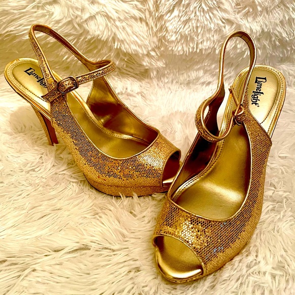 Sparkly gold pumps! Perfect shoe for a night out! - Picture 2 of 4